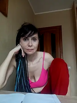 Francenia_lolis live cam on StripChat