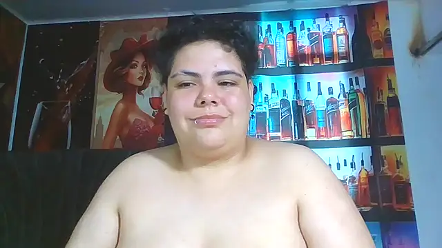 Hailey_Curvy webcam