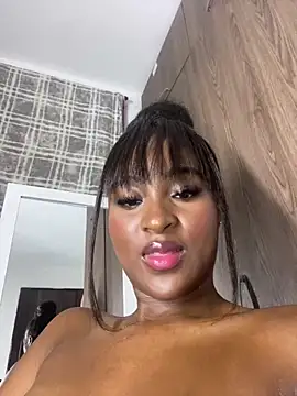 shantall_ebony1 live cam on StripChat