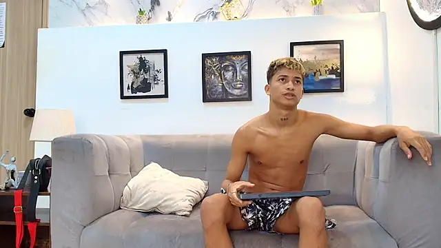 GOLD_BOYS live cam on StripChat