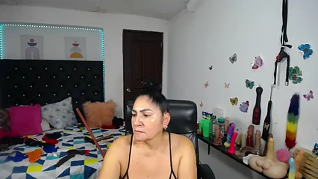 mature_bigboobs10 live cam on StripChat