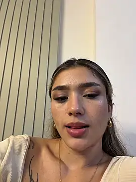 Arianavillada live cam on StripChat