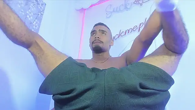 Rpoolrboy live cam on StripChat