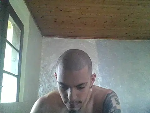 robertmrn112 live cam on StripChat