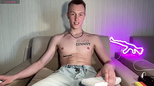 Travis_Gracile live cam on StripChat