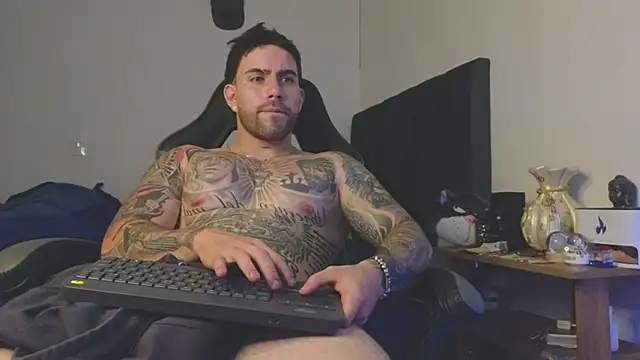 Ades_Lowe live cam on StripChat