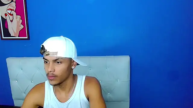 Angel_foxc13 live cam on StripChat