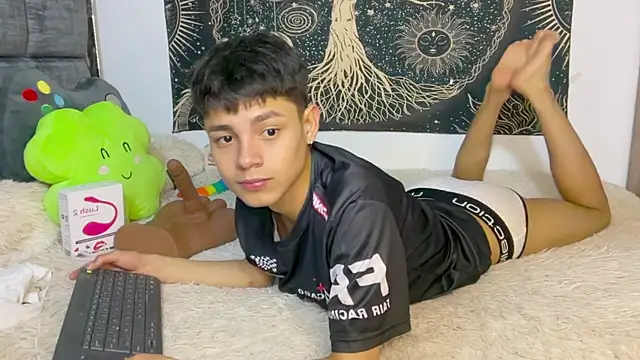 Bldavioro45 - Male webcam sex chat