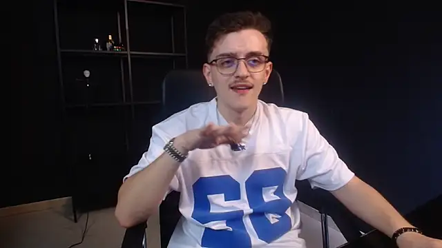 FelixStarkk live cam on StripChat