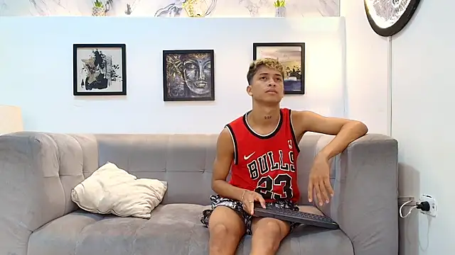 GOLD_BOYS live cam on StripChat