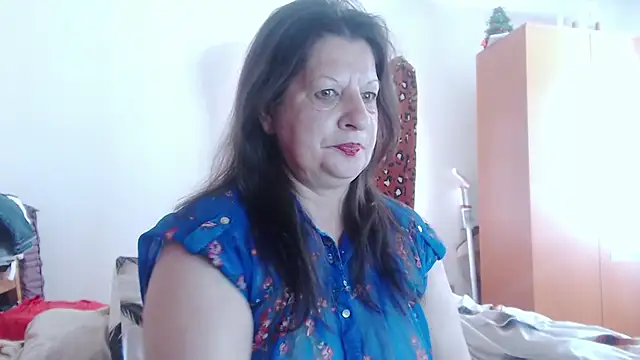 ExtasyMature live cam on StripChat