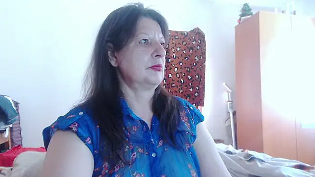 ExtasyMature live cam on StripChat