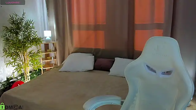 Stacy_River live cam on StripChat