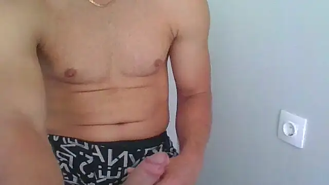 YoungforOld32 webcam