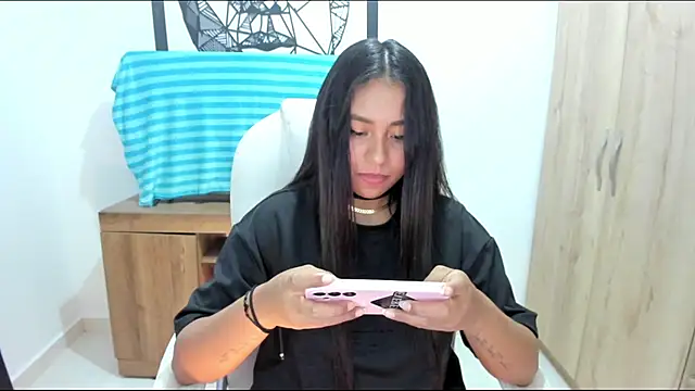 Ciara8 live cam on StripChat