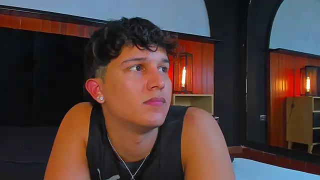 Leo_Savage_ live cam on StripChat