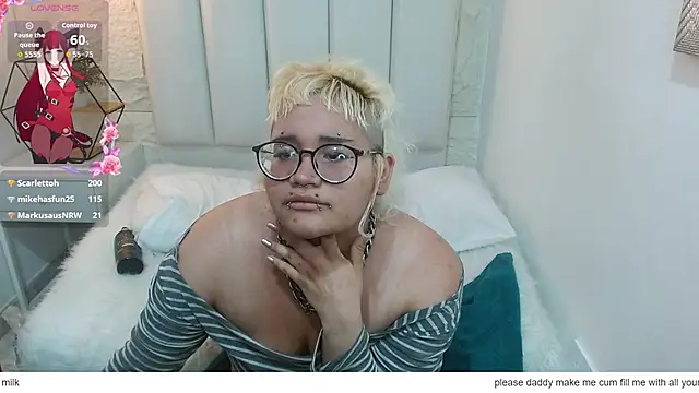 Echypyon_ live cam on StripChat