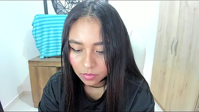 Ciara8 live cam on StripChat