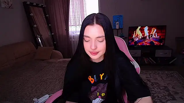 yoursLina live cam on StripChat