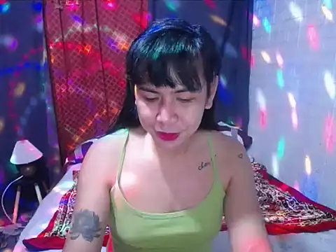 BriannaCruz24 live cam on StripChat