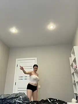 RoadToYourDream live cam on StripChat