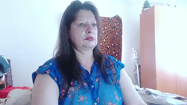 ExtasyMature live cam on StripChat