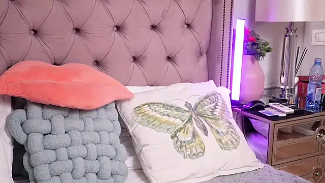 JenniferLovve webcam
