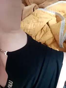 little-effy live cam on StripChat