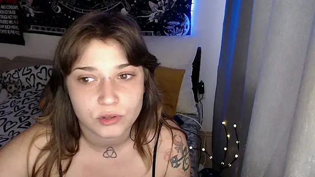 AlienforTwenty webcam