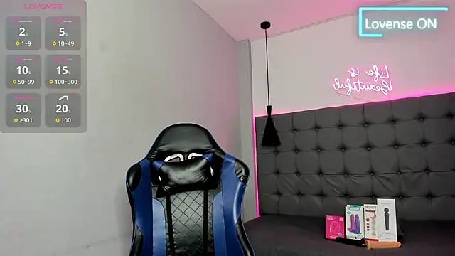 scarletcherry18 webcam