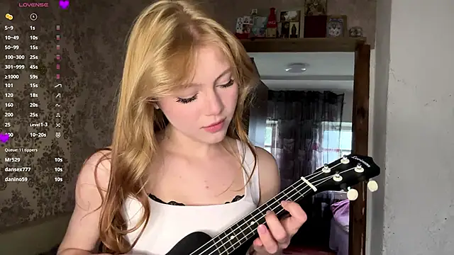 AlberthaBudd live sex cam