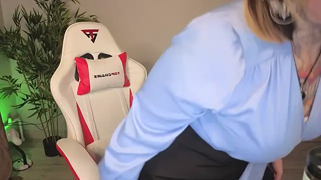 Eva_Witcher webcam