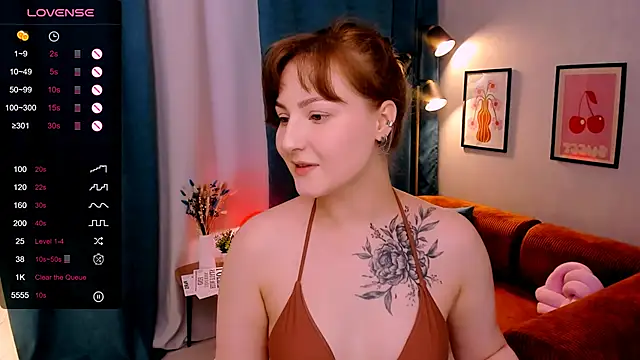 velvet_cherry_ live cam on StripChat