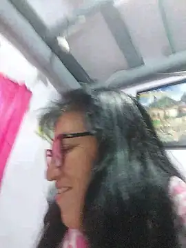 clarita_01 live cam on StripChat