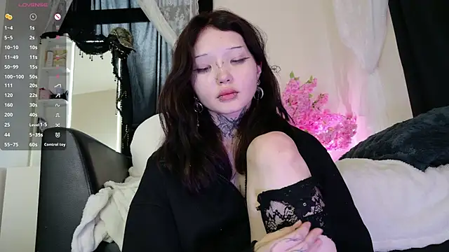 Lein_Bone live cam on StripChat