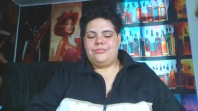 Hailey_Curvy webcam