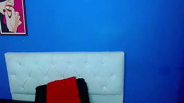 Angel_foxc13 live cam on StripChat