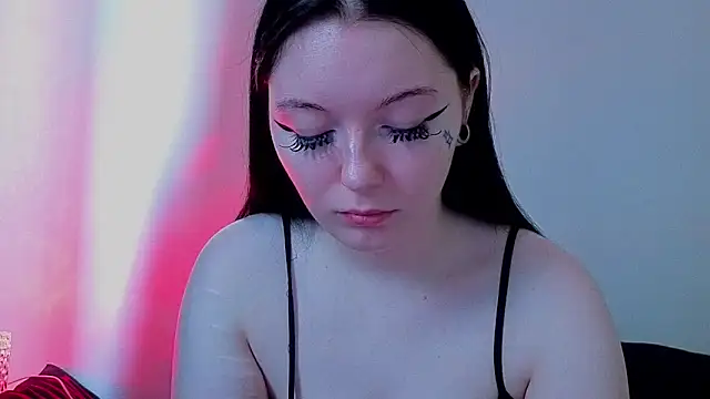 Naomi_Lanee live cam on StripChat