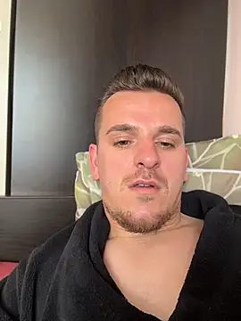 Huge_cock22cm live cam on StripChat