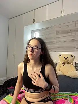 MartiniiSelenna live cam on StripChat
