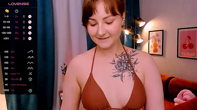 velvet_cherry_ live cam on StripChat