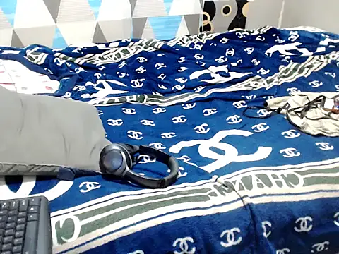 Trish_CurveCock webcam