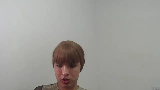 estefania224 live cam