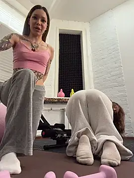 mini_moona live cam on StripChat