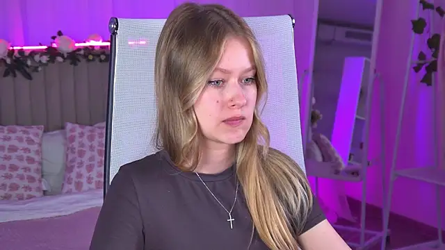 EveMundie live cam on StripChat