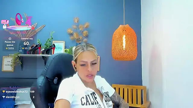 yessila_parker live cam on StripChat