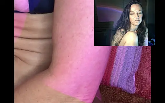 DesertLuxe live cam on StripChat
