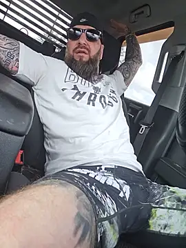 Beardedtattood webcam