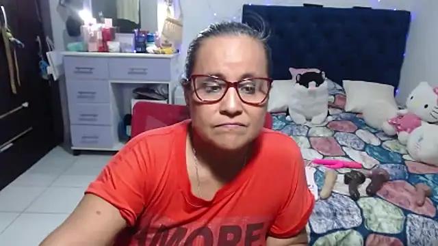 pervert_mommy_ live cam on StripChat