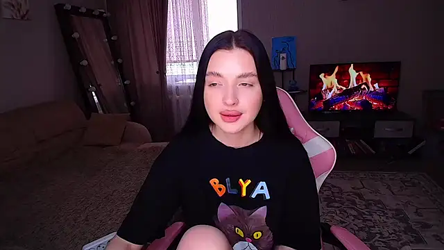 yoursLina live cam